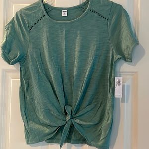 NWT Old Navy green top. Cute design with a tie front. Size small